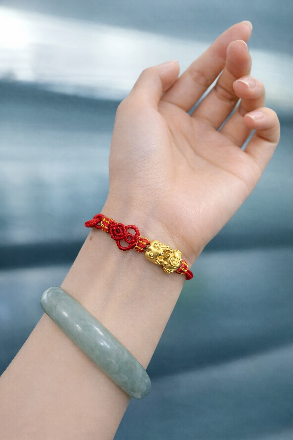 Handwoven Lucky Gourd Bracelet – Adjustable Red String Chinese Knot Bracelet, Symbol of Fortune & Prosperity